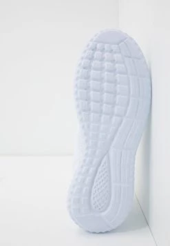 Pier One UNISEX - Baskets basses Prix Refroidis sneakers rond homme -Pas Cher Pier One Boutique e1a6d428df384818ab3e76ae17f42f20