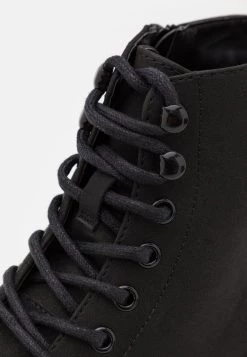 Pier One Prix Usine Bottines à lacets bottes rond homme -Pas Cher Pier One Boutique e1b1818cfcda4af1925665b0a2722e74