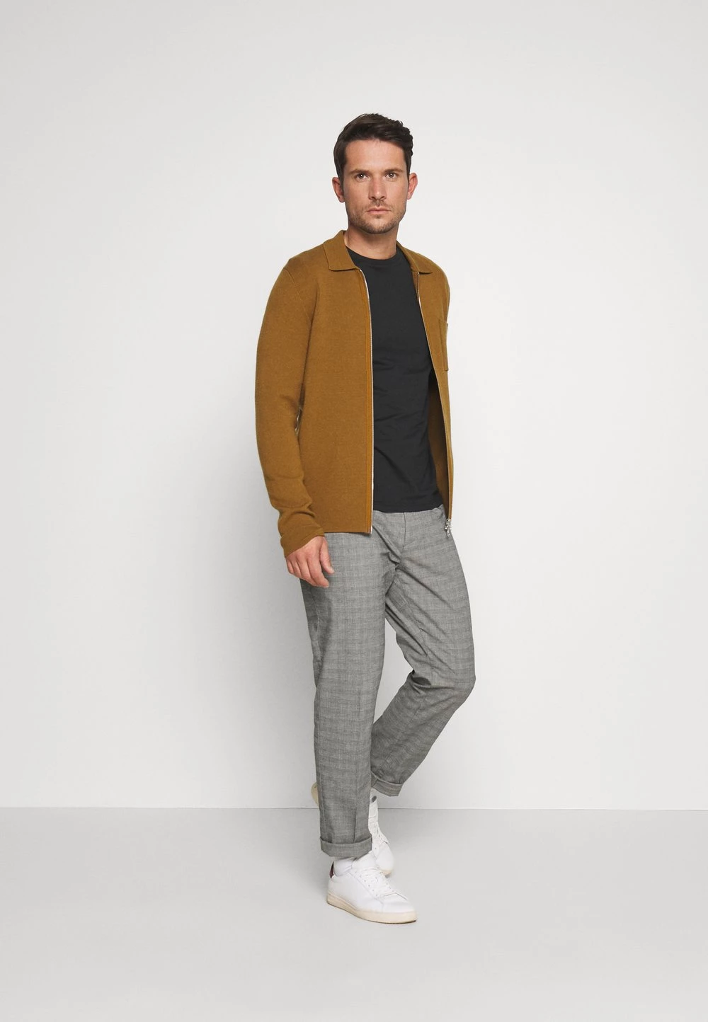 En promotion Pier One 2 PACK - T-shirt à manches longues t-shirts col rond homme 4 En promotion Pier One 2 PACK - T-shirt à manches longues t-shirts col rond homme – Image 2