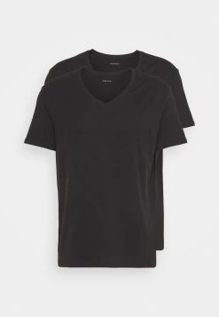 Pier One Prix Bradés 2 PACK - T-shirt basique t-shirts col en v profond homme -Pas Cher Pier One Boutique e4db97355e174619af3ba8aa07799da2