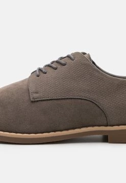 Prix Accessible Pier One Derbies chaussures de ville rond homme 16 Prix Accessible Pier One Derbies chaussures de ville rond homme -Pas Cher Pier One Boutique e7cc4dd12d694b1486a1af832c9d098a