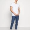 50% Off De Vente Pier One 5 PACK - T-shirt basique t-shirts & polos col en v homme