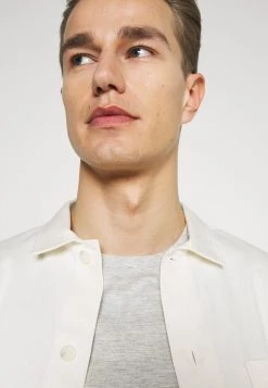 Prix De Rêve Pier One 3 PACK - T-shirt basique t-shirts col rond homme -Pas Cher Pier One Boutique f044dd83870b4a1a8265aa9d47518c53