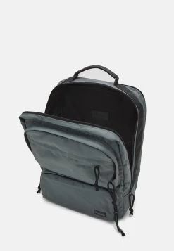Pier One UNISEX - Sac à dos Qualité Fiable sacs compartiment pour pc portable -Pas Cher Pier One Boutique f079cd14bd5644d998c4291bf47737ca