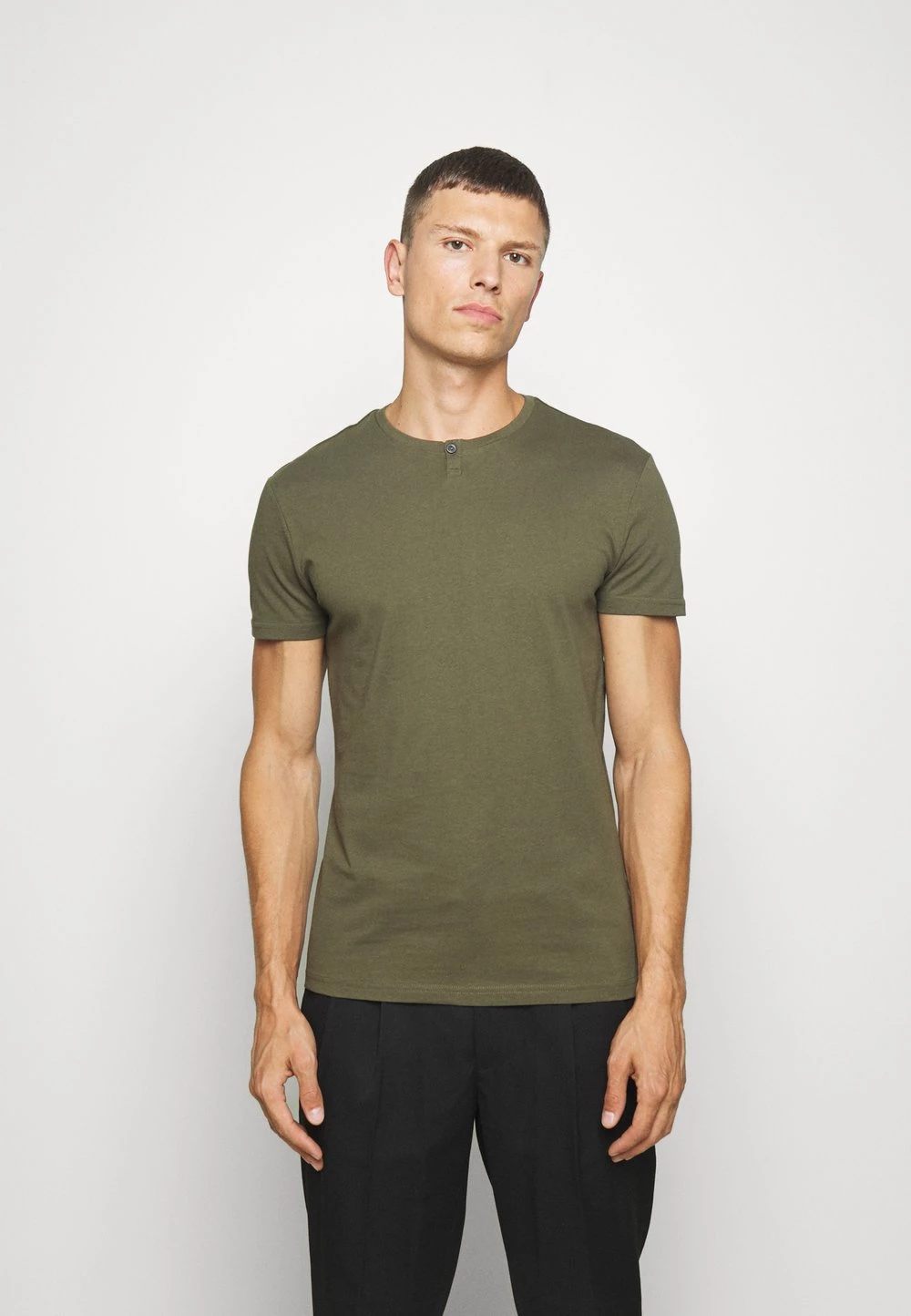 Soldes En Ligne Pier One T-shirt basique t-shirts col rond homme 3 Soldes En Ligne Pier One T-shirt basique t-shirts col rond homme