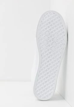 Pier One UNISEX - Baskets basses Rabais sneakers rond homme -Pas Cher Pier One Boutique f6f439c1c8a34a16a70976b7ffa88758