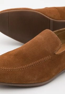 Réduction Pier One Mocassins mocassins et loafers rond homme -Pas Cher Pier One Boutique f98f38c8c74e47c0a89e85951b2c142e