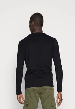 Pier One 2 PACK - T-shirt à manches longues Prix Allégé t-shirts & polos col rond homme -Pas Cher Pier One Boutique f9dd2c367aa54e60a50b46674e02c572