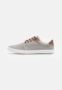 Prix Avantageux Pier One UNISEX - Baskets basses sneakers rond -Pas Cher Pier One Boutique fa3455bcb8014f2fa0b8ab23f1a9bc93 1