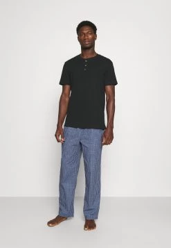 Pier One Prix Abordable LOUNGE HENLEY TEE - Haut de pyjama pyjamas col tunisien homme 12 Pier One Prix Abordable LOUNGE HENLEY TEE - Haut de pyjama pyjamas col tunisien homme -Pas Cher Pier One Boutique faaa0edfc94647deabefd0e7ae38f94b